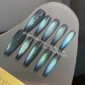 Missobedient Luxe Sparkling Cat Eye Press-On Nails