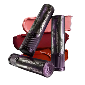 Rouge à lèvres satiné GIRLCULT Jianghu Series en plusieurs teintes, avec trois tubes au fini satiné et des échantillons de couleur